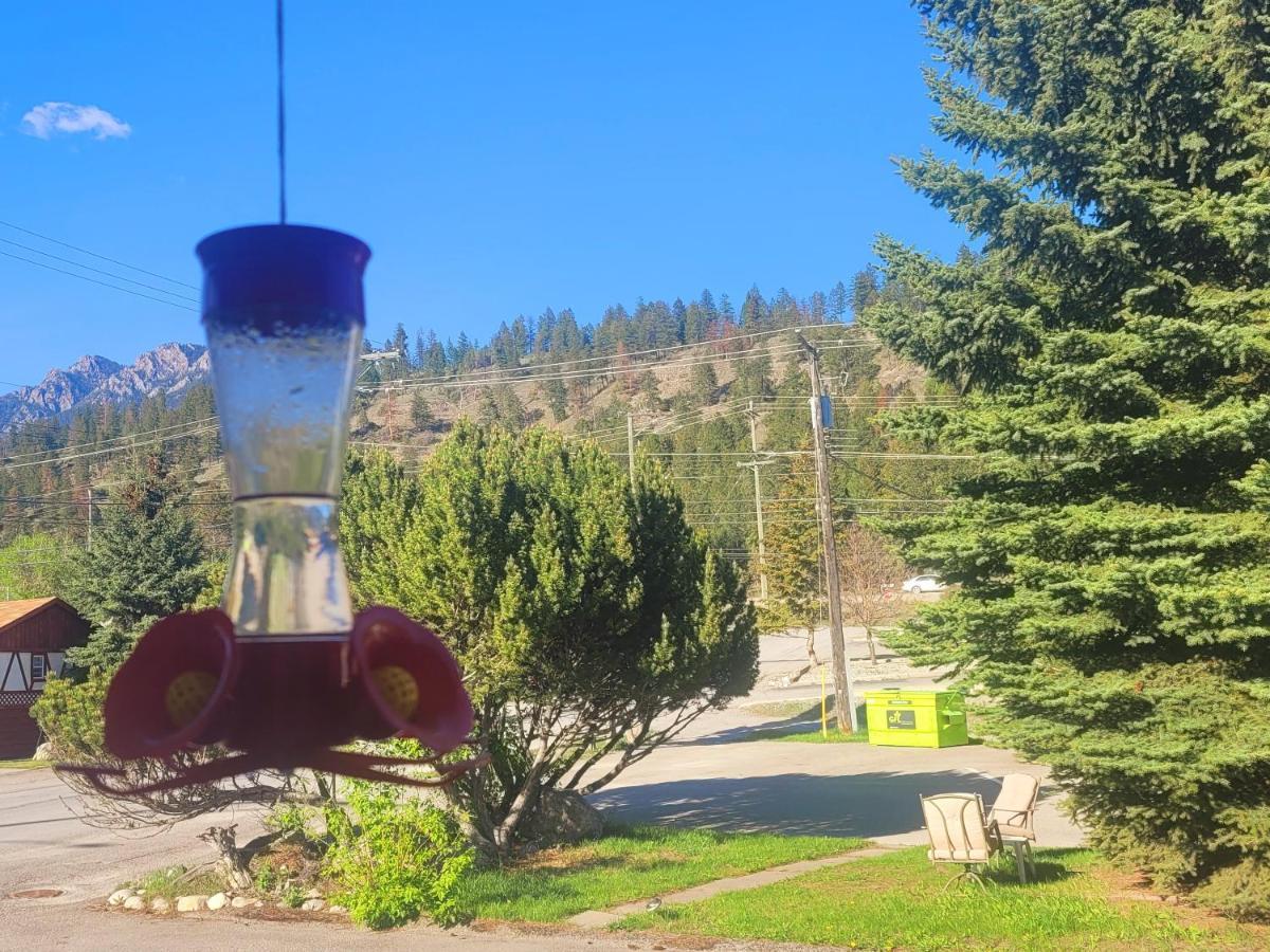 Lido Motel Radium Hot Springs Zewnętrze zdjęcie