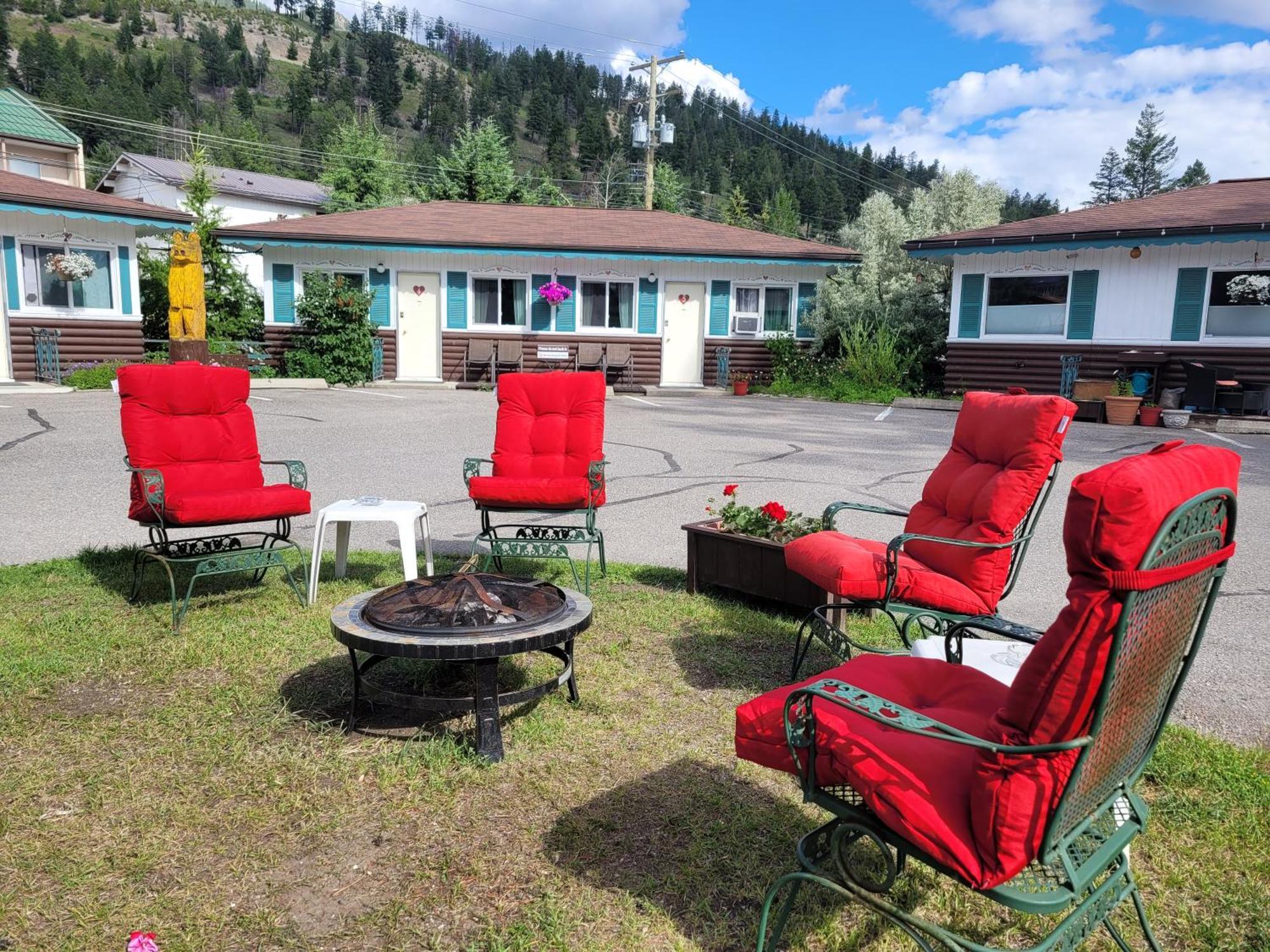 Lido Motel Radium Hot Springs Zewnętrze zdjęcie