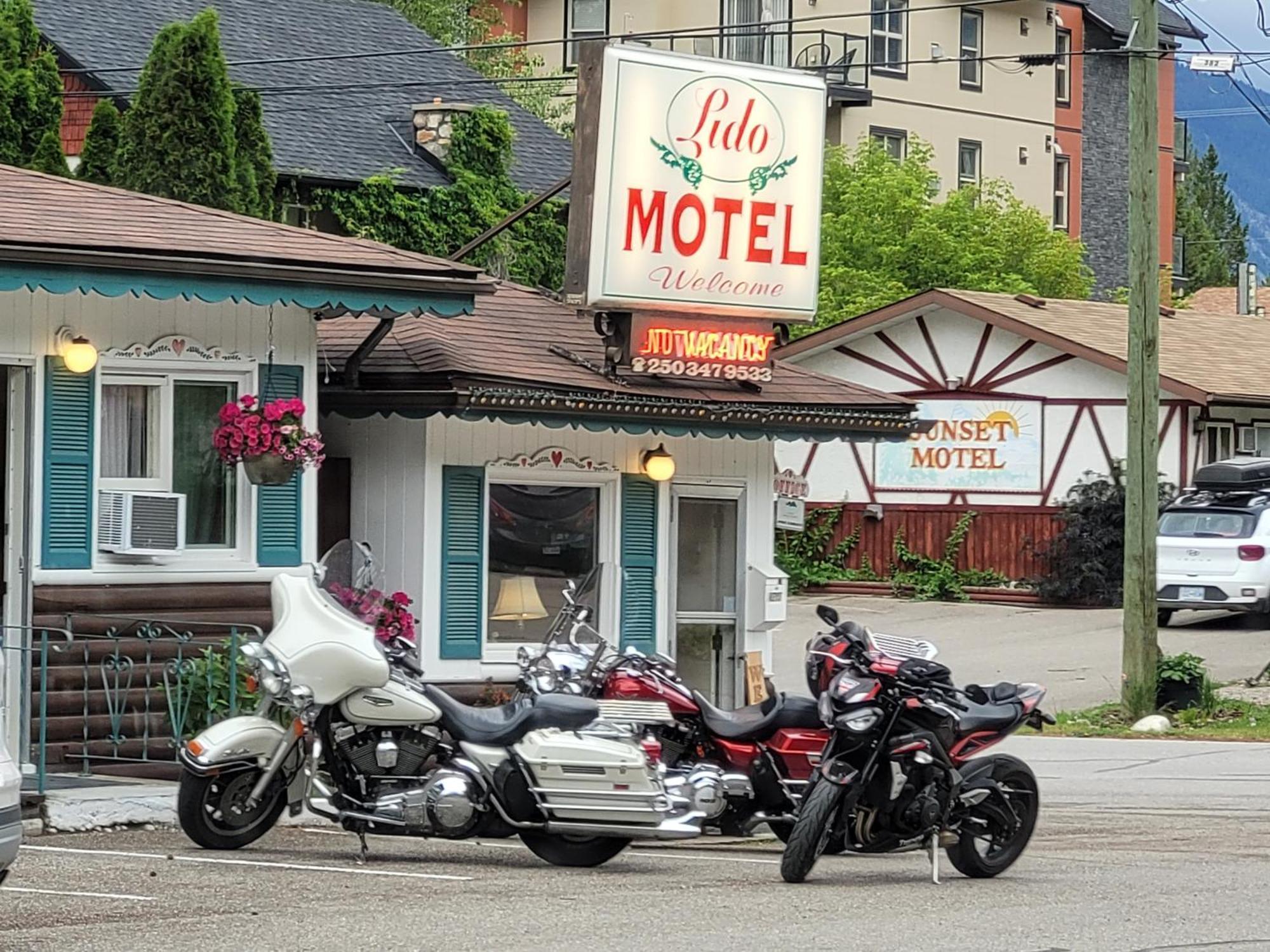 Lido Motel Radium Hot Springs Zewnętrze zdjęcie